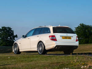 Immagine 33/50 di Mercedes-Benz C 63 AMG T (2009)