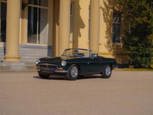 Image 14/50 de MG MGB GT (1974)