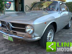 Bild 1/10 von Alfa Romeo Giulia 1600 GT Junior (1972)