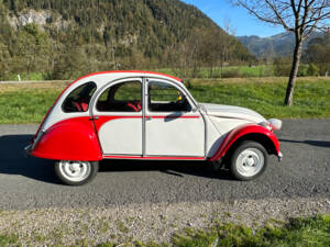 Image 2/24 of Citroën 2 CV 6 (1977)