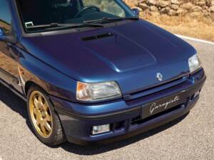 Image 14/87 de Renault Clio I Williams (1994)