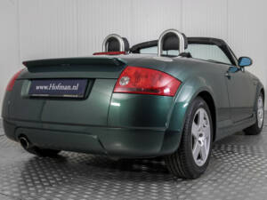 Image 22/50 of Audi TT 1.8 T (2001)