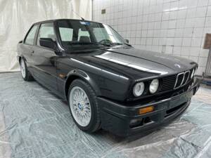 Image 1/32 of BMW 320is (1988)