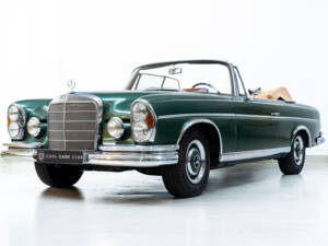 Image 1/47 of Mercedes-Benz 300 SE (1967)