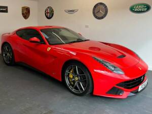 Bild 43/50 von Ferrari F12berlinetta (2013)