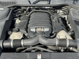 Bild 60/61 von Porsche Cayenne S (2010)