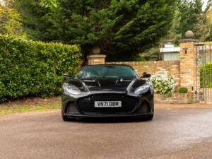 Image 2/18 de Aston Martin DBS Superleggera (2021)