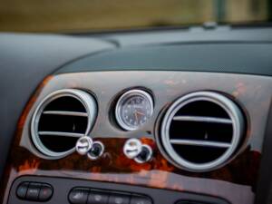 Imagen 7/23 de Bentley Continental GTC (2007)