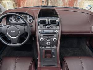 Immagine 13/28 di Aston Martin V8 Vantage Roadster (2010)