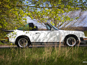 Image 40/45 of Porsche 911 Carrera 3.2 (1984)