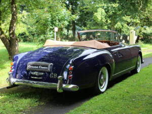 Image 17/47 of Bentley S1 DHC Park Ward (1956)