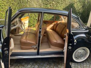 Bild 6/18 von BMW 502 - 3,2 Liter Super (1959)