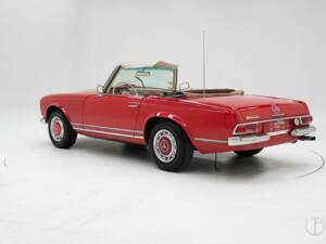 Image 4/15 de Mercedes-Benz 280 SL (1968)