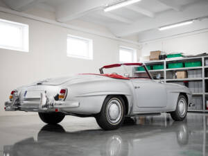 Image 10/39 of Mercedes-Benz 190 SL (1962)