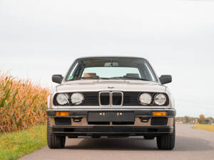 Image 16/80 of BMW 320i (1983)