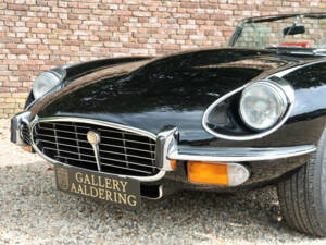 Image 26/50 of Jaguar E-Type V12 (1974)