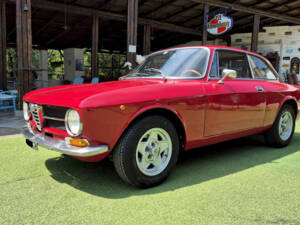 Image 1/50 de Alfa Romeo Giulia GT 1300 Junior (1971)