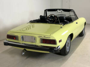 Image 14/29 of Alfa Romeo 2000 Spider Veloce (1973)