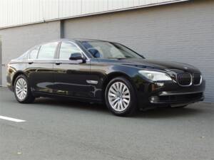 Image 1/95 of BMW 750i (2009)