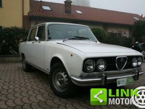 Image 5/10 of Alfa Romeo 2000 Berlina (1972)