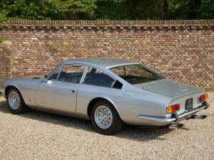 Image 15/50 de Ferrari 365 GT 2+2 (1970)