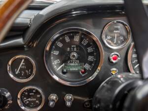 Bild 34/50 von Aston Martin DB 6 Vantage (1969)