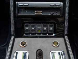 Image 21/28 of Aston Martin Lagonda (1990)