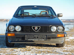 Image 6/49 of Alfa Romeo GTV 2.0 (1985)