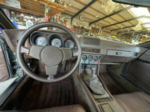 Image 12/18 of Porsche 924 Turbo (1981)