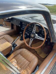 Image 7/12 of Jaguar E-Type (1971)