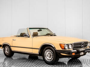 Image 9/34 of Mercedes-Benz 380 SL (1982)