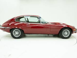 Image 9/15 of Jaguar Type E V12 (2+2) (1973)