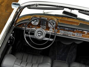 Immagine 10/25 di Mercedes-Benz 300 SE (1963)