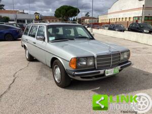 Bild 3/10 von Mercedes-Benz 200 T (1985)