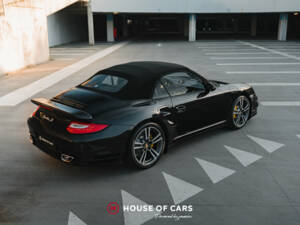 Immagine 8/50 di Porsche 911 Turbo S (2011)