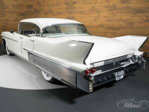 Image 2/5 of Cadillac 60 Special Fleetwood (1958)