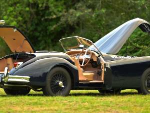 Image 15/50 of Jaguar XK 140 SE OTS (1956)