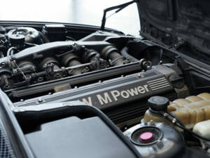 Image 24/24 of BMW M5 (1992)