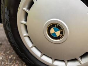 Image 20/26 of BMW 518i (1987)