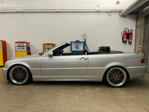 Image 15/16 of BMW 330Ci (2001)