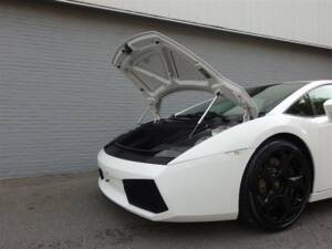 Image 82/100 of Lamborghini Gallardo (2005)