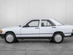 Image 10/50 de Mercedes-Benz 190 D (1986)