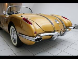 Image 57/100 of Chevrolet Corvette (1958)