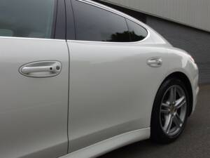 Image 30/98 of Porsche Panamera S (2010)