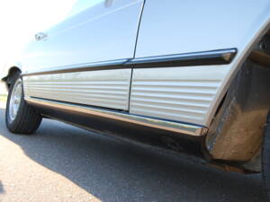 Image 55/87 of Mercedes-Benz 280 SL (1982)