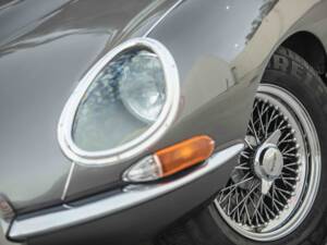 Immagine 14/88 di Jaguar E-Type (2+2) (1968)