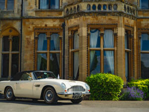 Bild 15/62 von Aston Martin DB 6 Mk II Volante (1970)