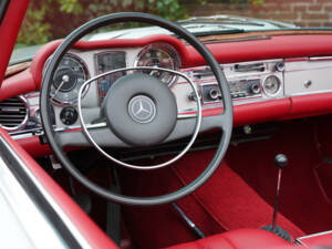 Image 37/50 de Mercedes-Benz 280 SL (1969)