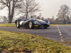 Imagen 13/29 de Lister Knobbly (2021)