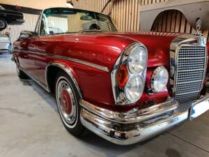 Image 4/10 of Mercedes-Benz 220 SE b (1962)
